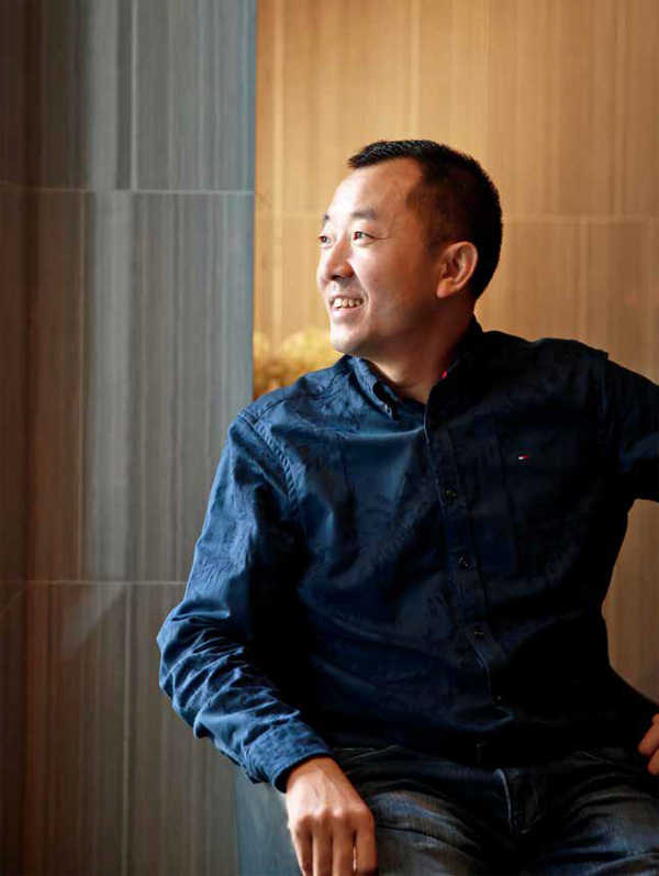 《在峡江的转弯处:陈行甲,还是从前那个少年,没有一丝丝改变