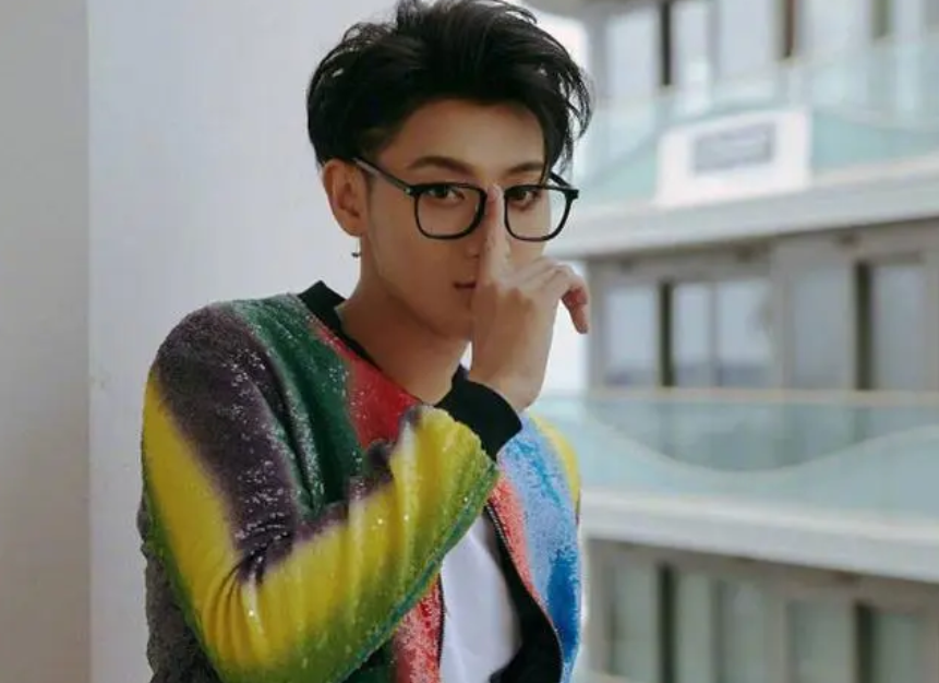 《中餐厅8》:苏有朋杨紫再度华丽归来,王嘉尔黄子韬携手加盟!