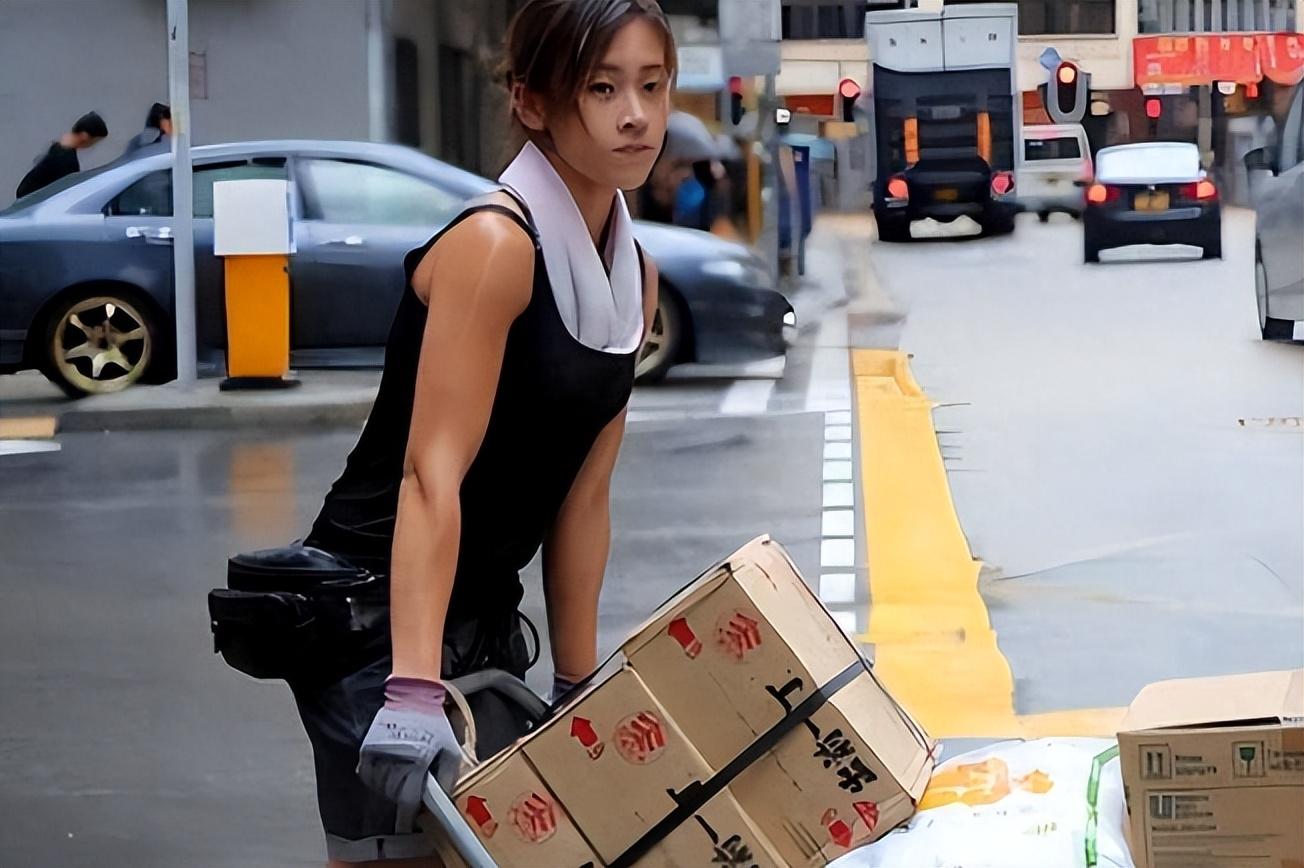 香港最美搬运工,参加相亲节目被富二代抱走,如今现状打脸多少人