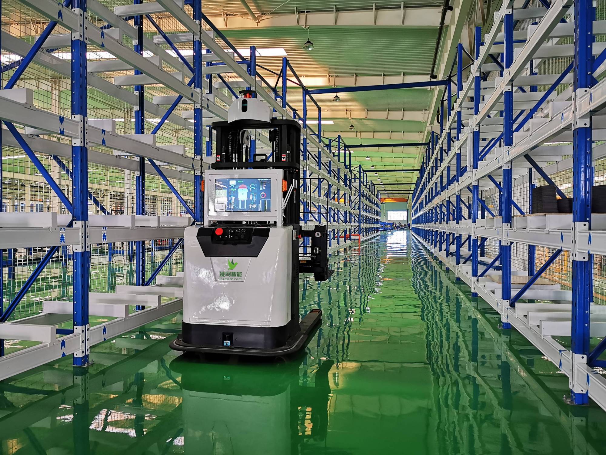 激光雷达赋能agv叉车智能化助力仓储物流高效精益