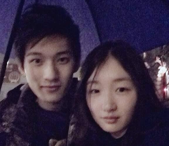 唐培彦陪周冬雨逛街看电影,还夜不归宿,俩人真的只是朋友吗?