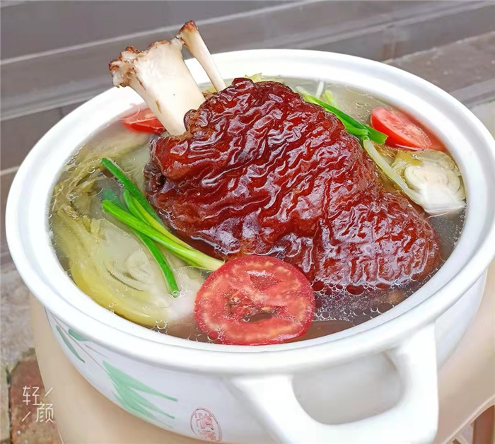 贵州省首家工厂化蹄膀生产加工企业贵州巧丫食品有限公司开工生产