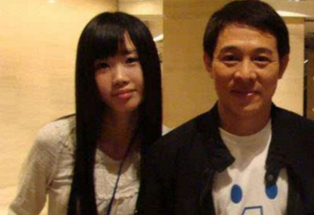 李思李苔蜜:是李连杰之女也是留守儿童,父爱于我们为何不是港湾