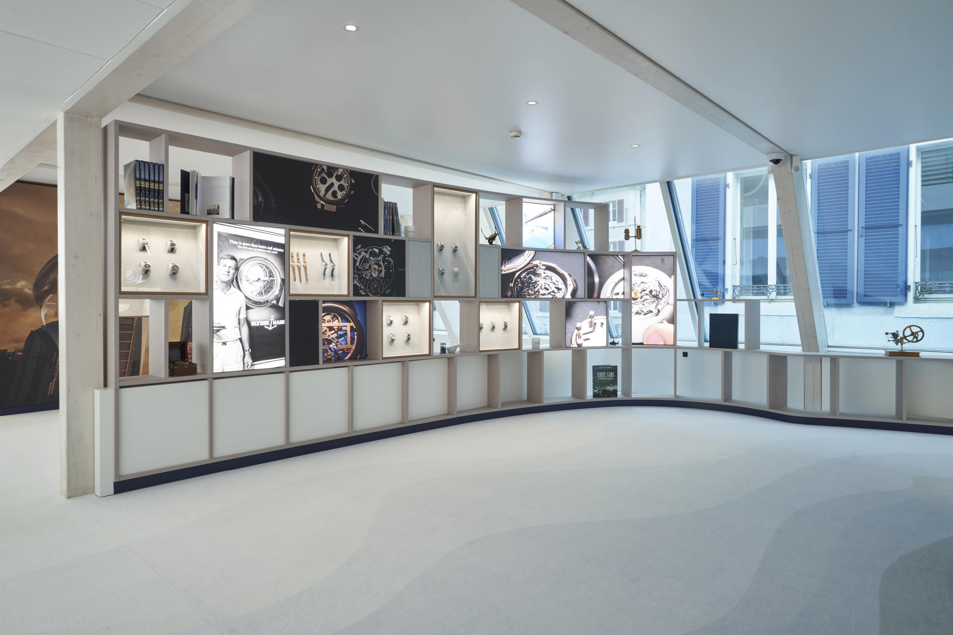 奢侈品媒体|雅典表于瑞士勒洛克推出全新特设展厅|奢华奢侈媒体