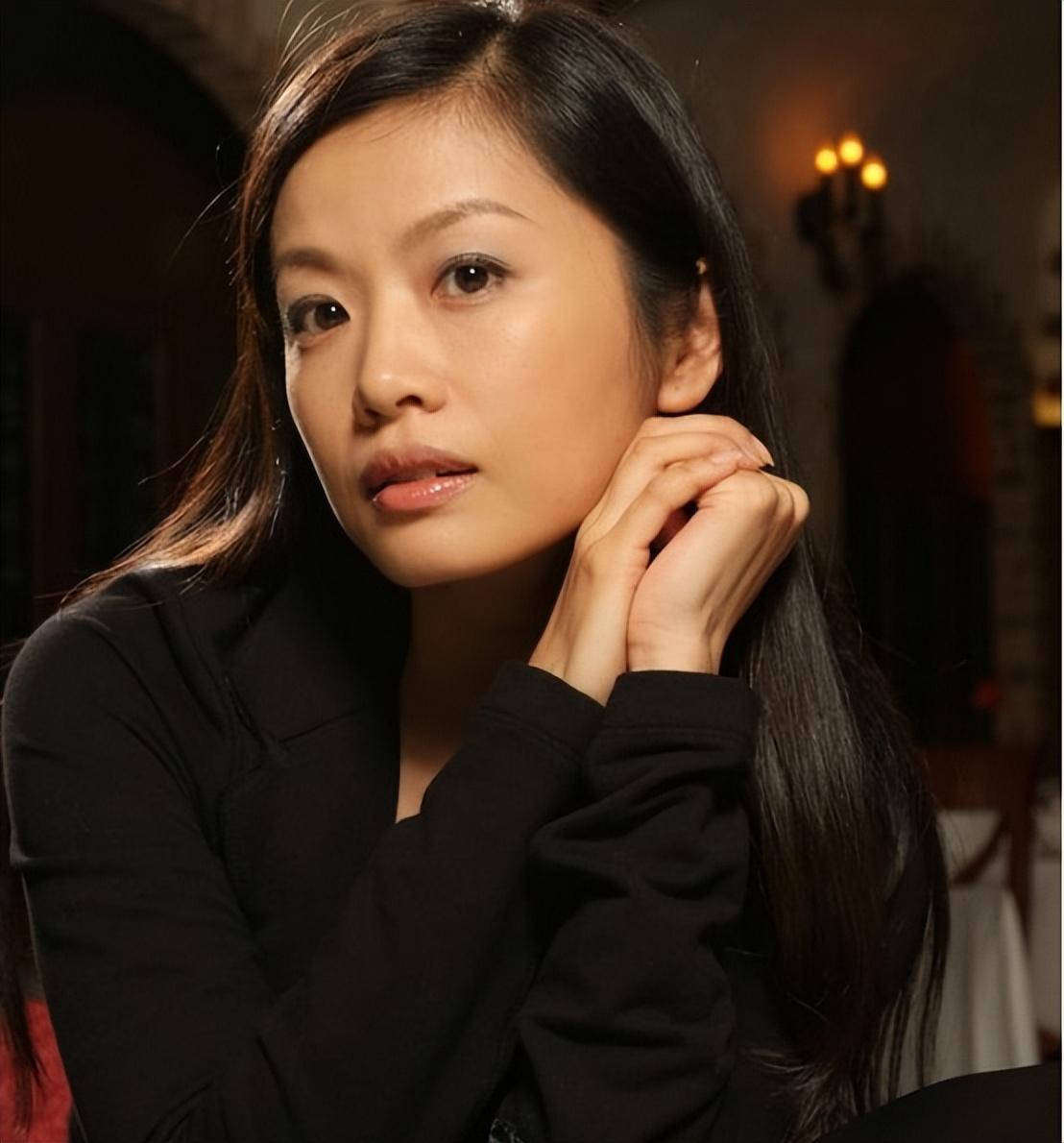 凤凰卫视主持人曾子墨:人称"当代林徽因",51岁已是人生赢家