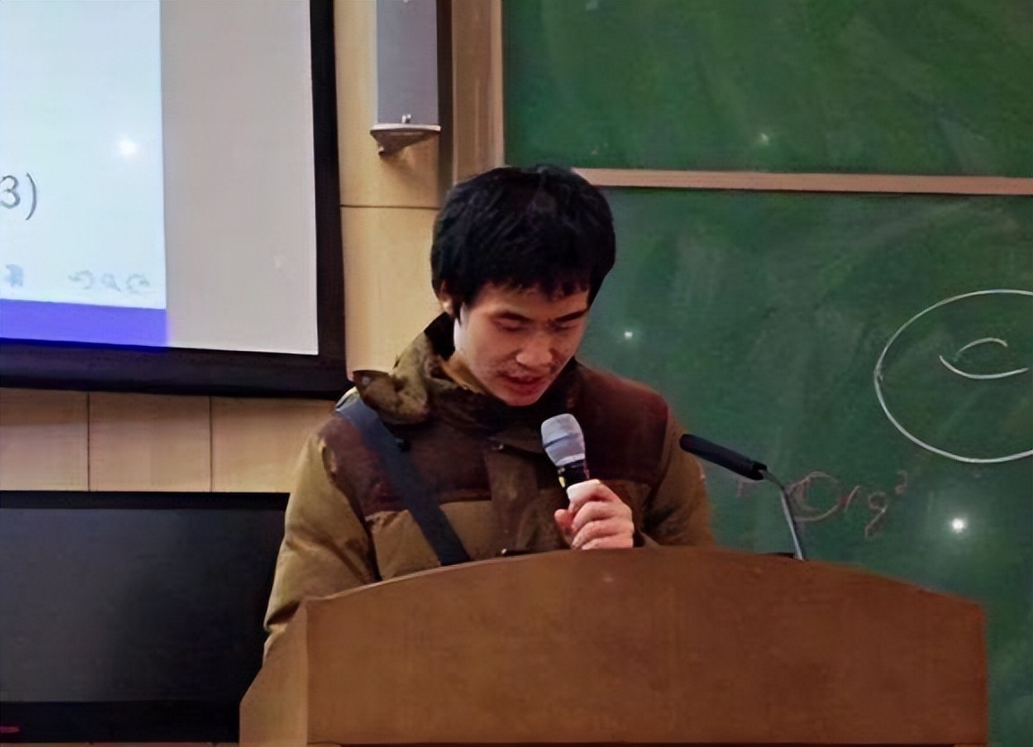 "别再打扰韦东奕了,"北大韦神再次火上热搜,高中老师出面发声