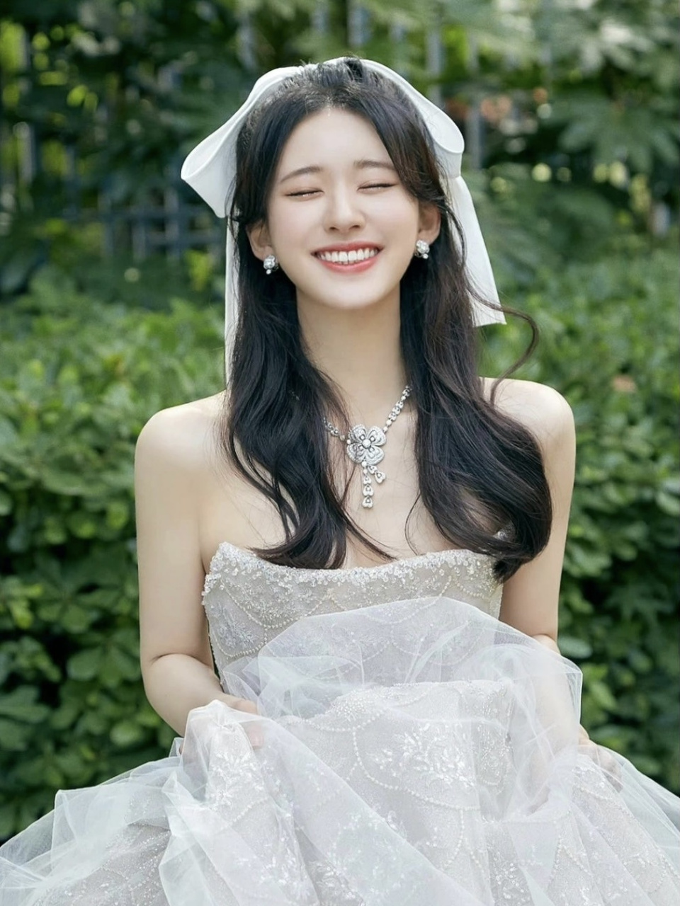 挑战发布100组明星婚纱照|第五十六组赵露思 赵露思拍的这组单人婚纱