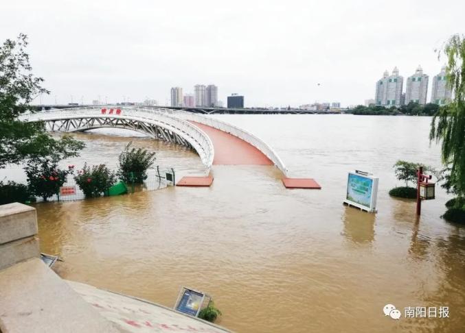 致敬!泄洪时刻,白河沿线的安全"密码"!