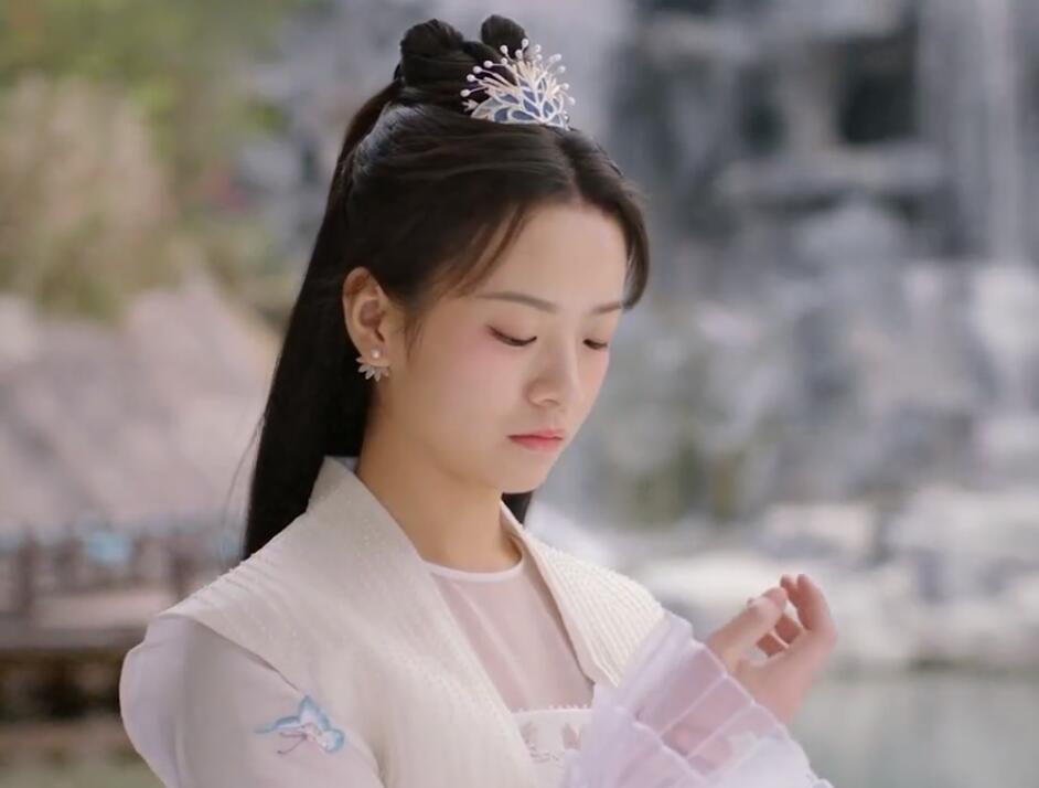 小丸子曾经承诺,陆英瑶回来后就主动离开,可现在的生活太美了