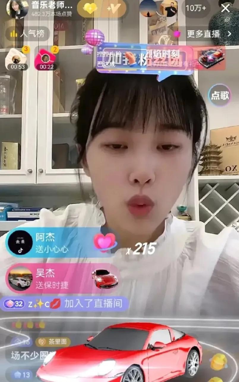 桃子老师凭借"挖呀挖呀挖"走红,然而,真正抓住机会的却不是她