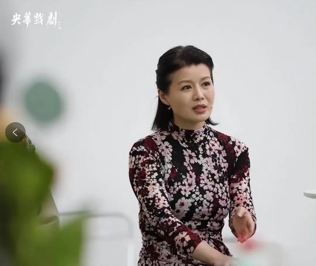 程愫近况罕见曝光,46岁依旧美丽,离婚后成为成功的医院院长