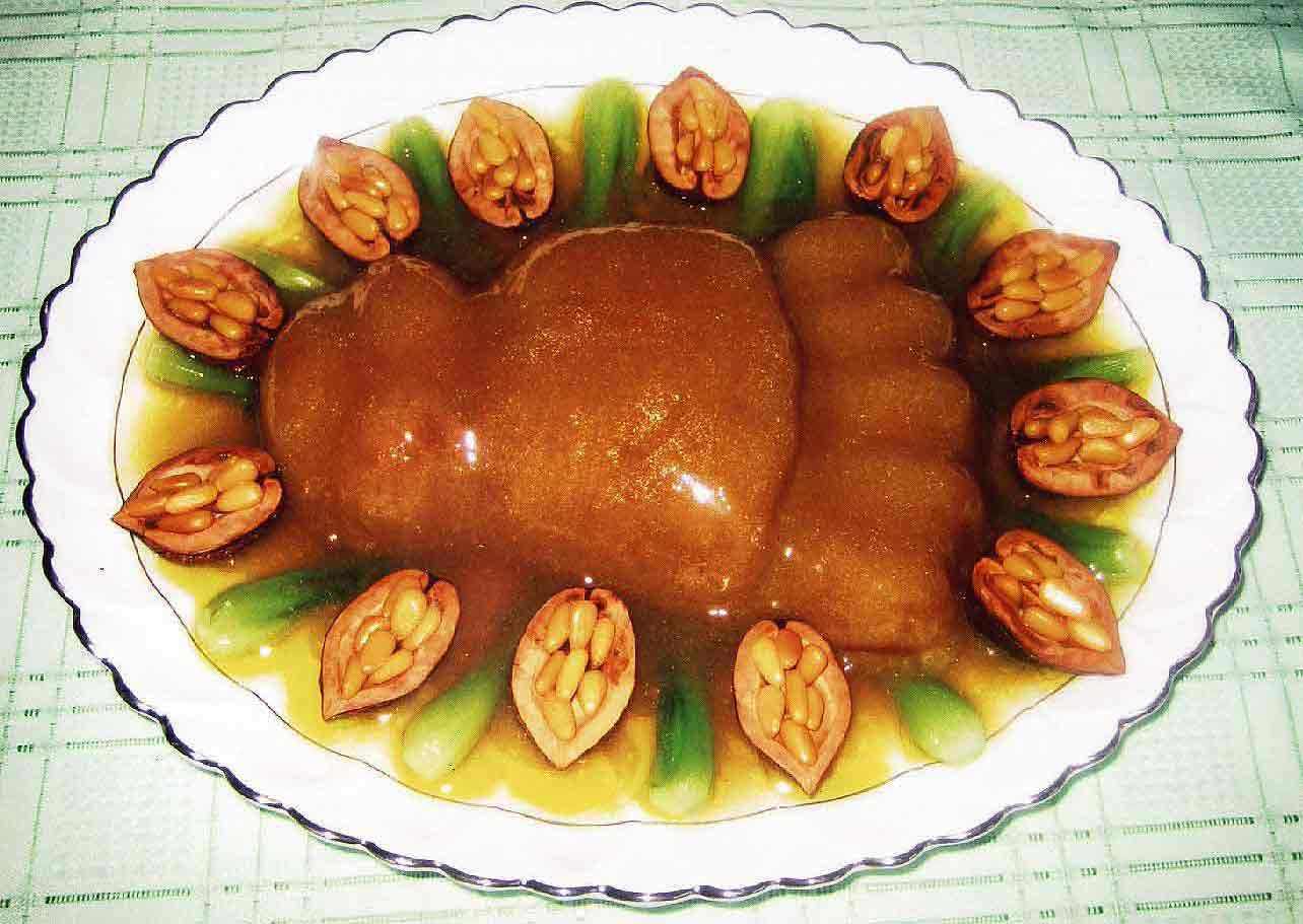 1980拍摄红烧熊掌制作过程,宫廷秘方首次公开,光材料就震撼世人