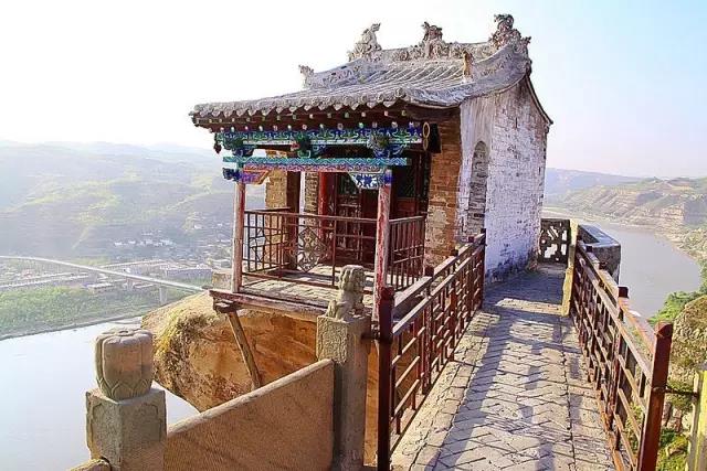 佳县香炉寺:悬壁临江,遗世独立