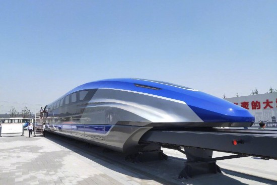 中国骄傲"大飞机c919",大国重器"蓝鲸1号"……看了不起的山东"智"造