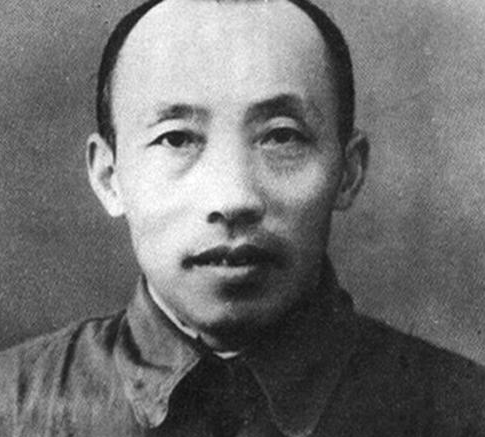 张际春是二野政治部主任,排在陈赓,李达前面,可惜没有军衔