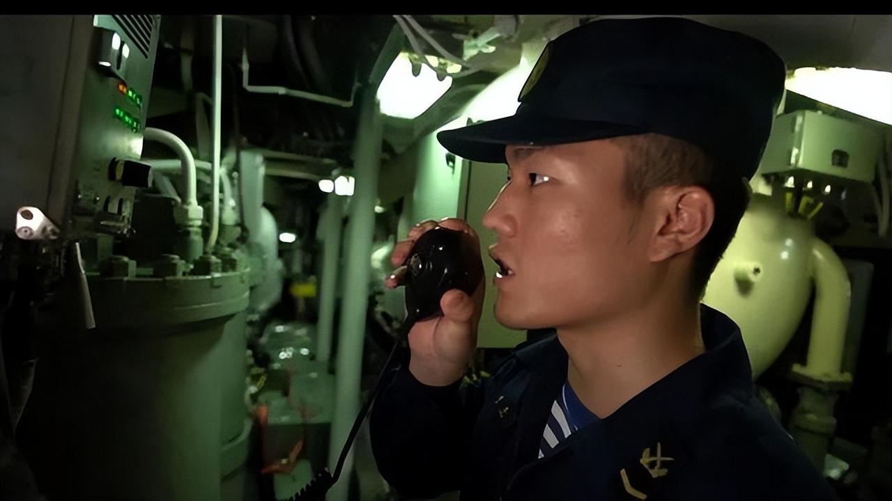 潜艇兵服装图片