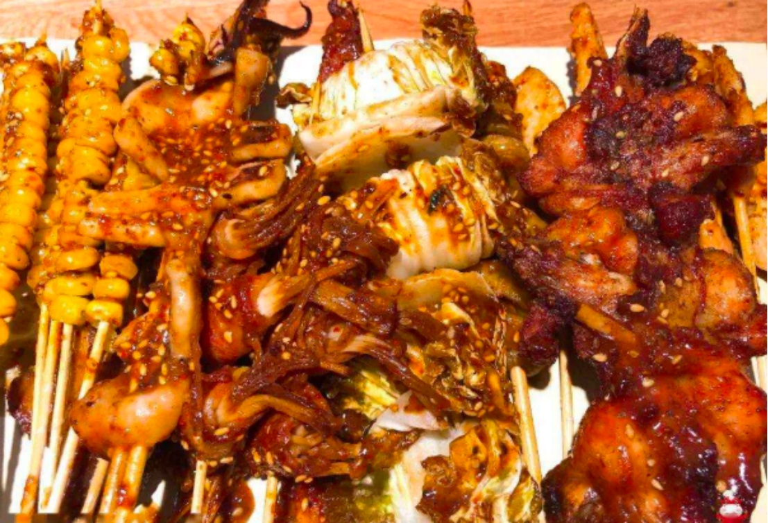 路边美食代表,东北特色炸串,油滋滋的美味