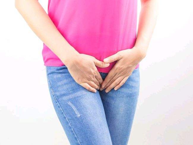 女性下腹三角区疼涨尿图片