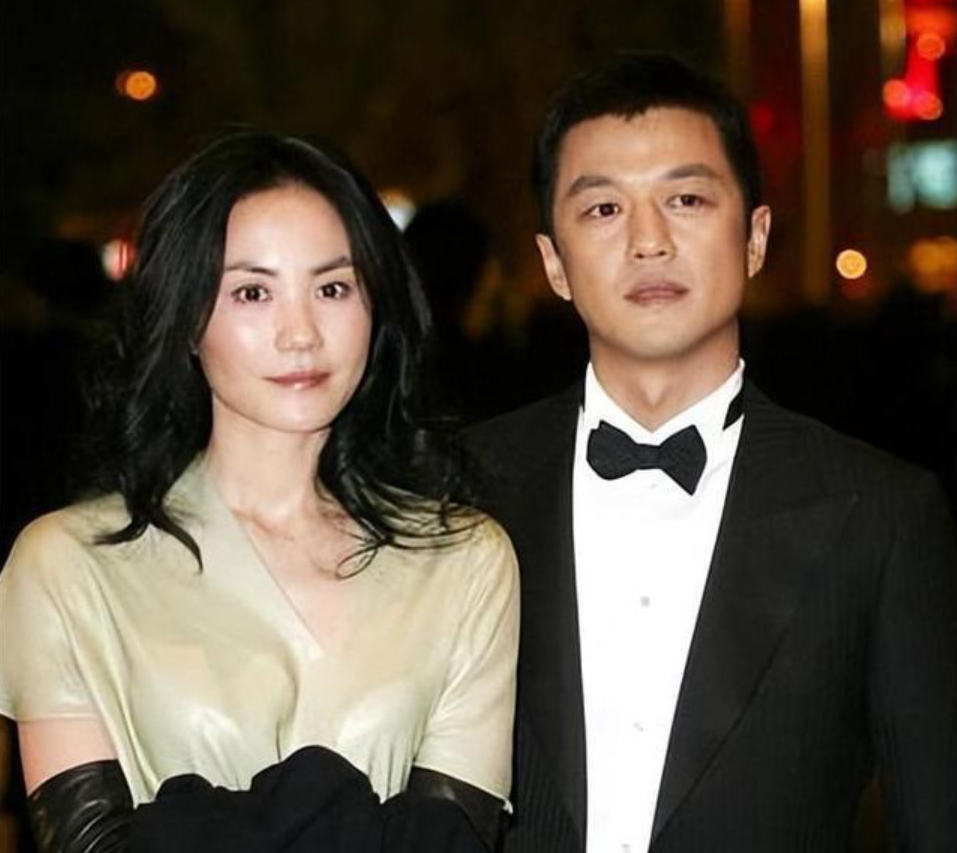 王菲之女李嫣:天生兔唇,12年三次手术,如今17岁的她美丽又自信