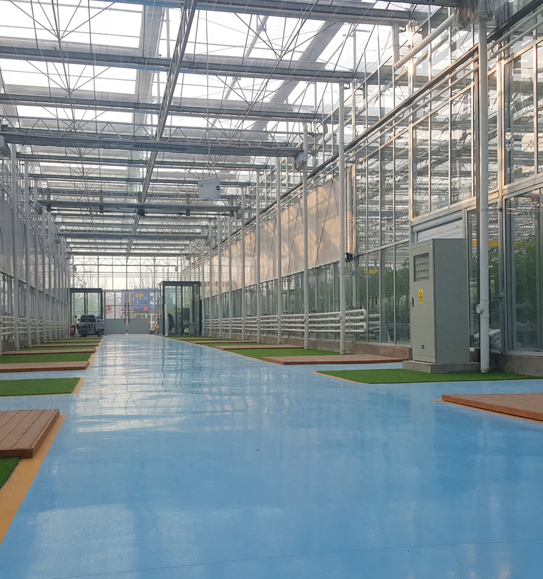 连栋温室大棚连廊布局的设计及作用