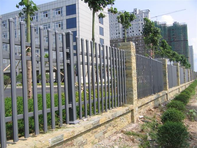农村自建围墙用哪种护栏合适