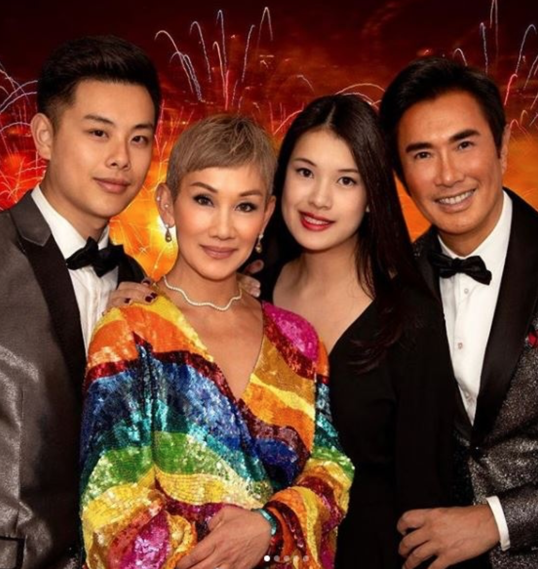 李嘉诚高位抛盘神秘女人接盘她才是香港的隐形女首富