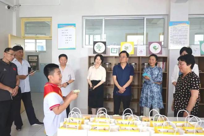 齐河县关工委主任赵常祥一行调研中医药文化进校园工作情况