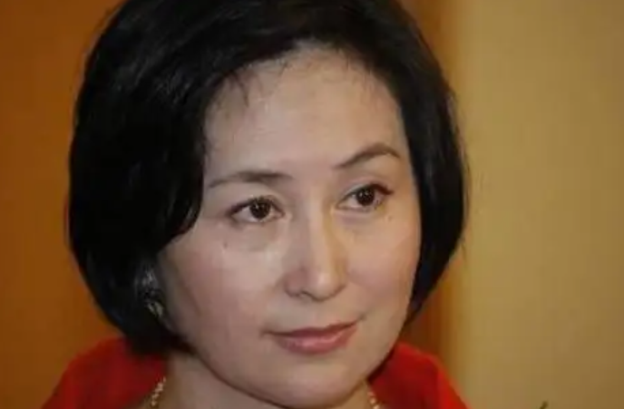 司徒玉莲:36岁成澳门女赌王,崩牙驹真正的靠山,却惨遭子女投毒