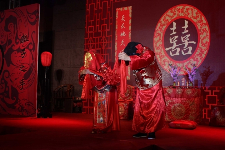 民国农村奇案:新婚夫妻双双遇害事件,作案者百密一疏致全局败露