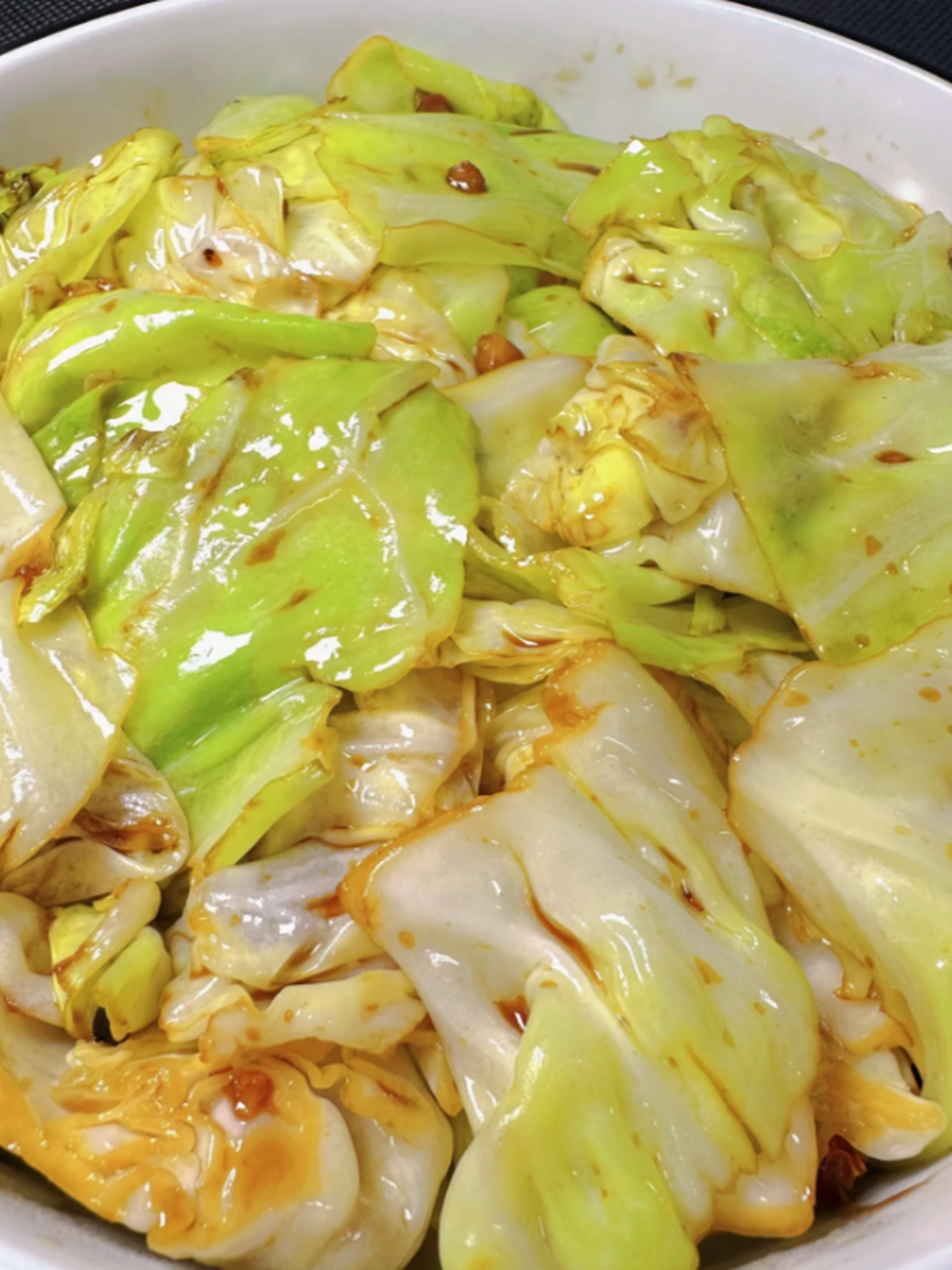 今天做了一道简单快手的手撕包菜,清甜爽口,特别下饭,简直就是餐桌