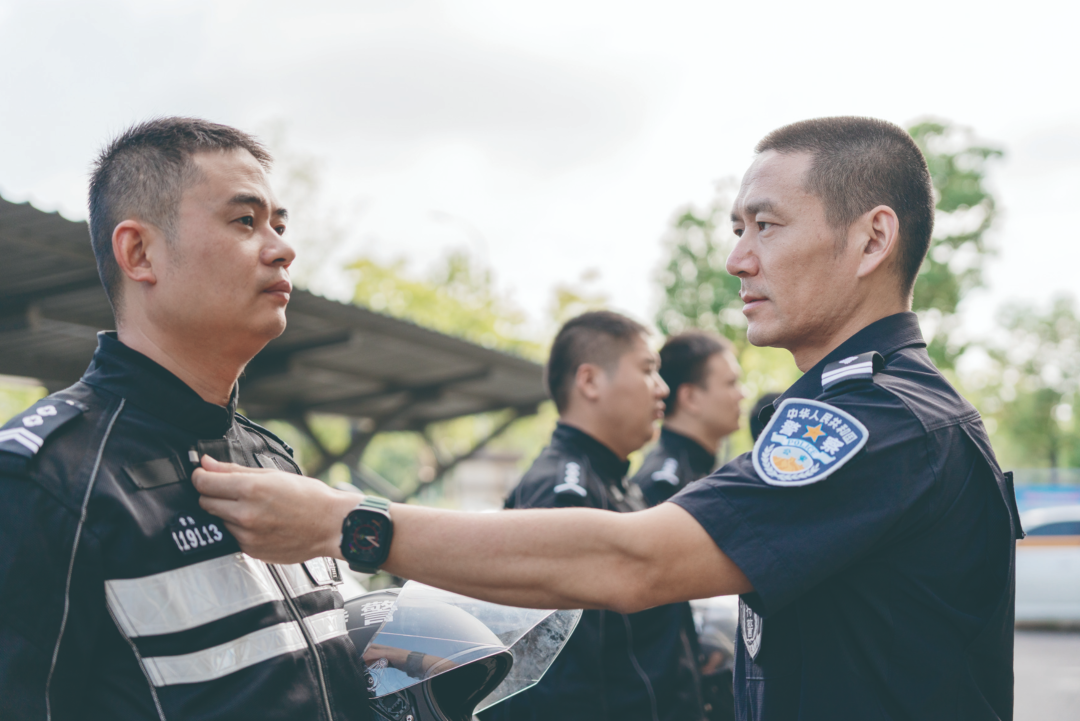 他带领的便衣中队被称为"狼之队"!