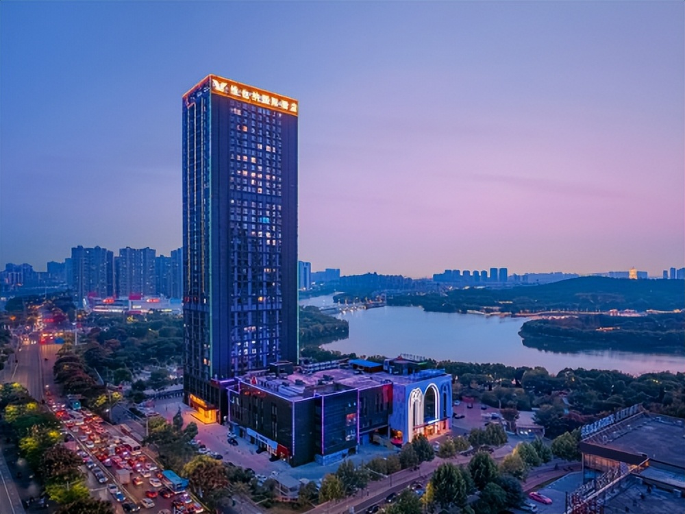 维也纳国际酒店·蚌埠万达广场店以服务赢旅客高分口碑