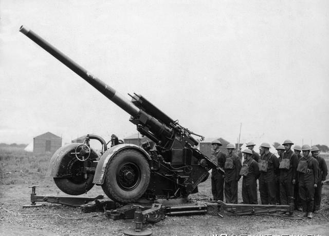 二战德国大型128毫米防空炮,柏林防空战的猎鹰者