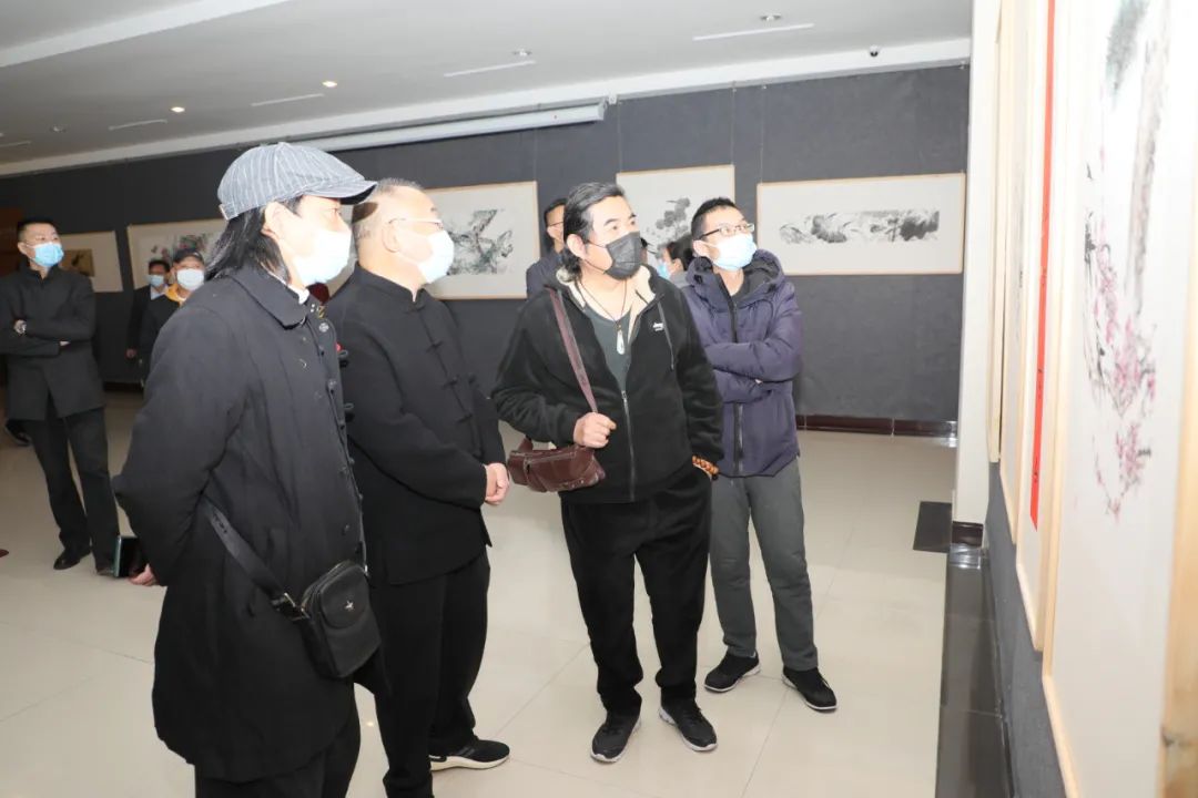 "意境—郭东方中国写意花鸟画作品展在滕州汉画像石馆隆重开幕