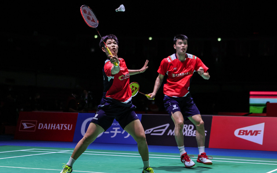 国羽奥运冠军遭遇危机?黄蜂横空出世,黄鸭解散,王懿律改男双?