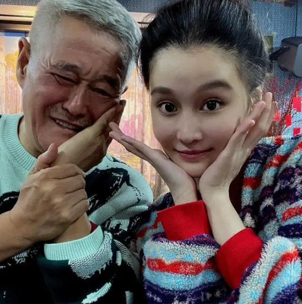 赵本山女儿宣布生完娃退圈,坦言自己不缺钱,这是在"炫富"吗