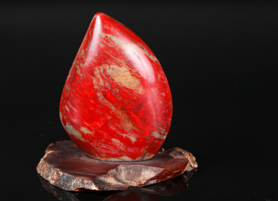 柬埔寨一位98岁老伯,200元买的鸡血石,10年后鉴定值2000万