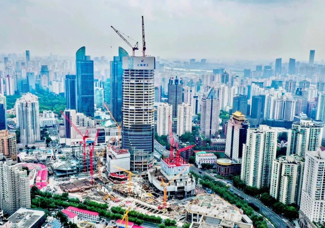 370米 220米!上海浦西第一高楼徐家汇中心 t1塔楼封顶
