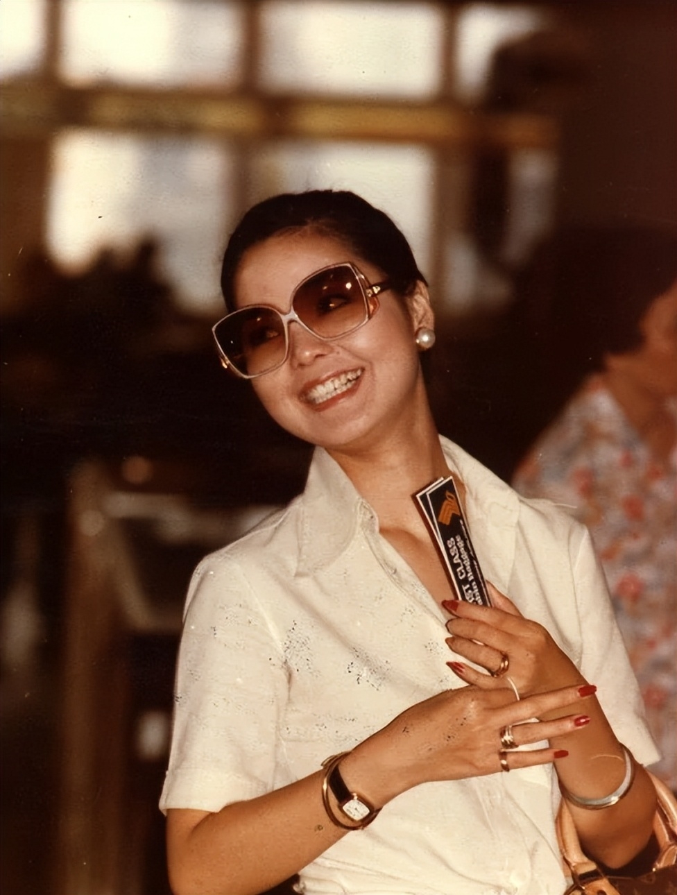 95年邓丽君在泰国猝然离世,哥哥邓长富却说:她已经做了她应做的