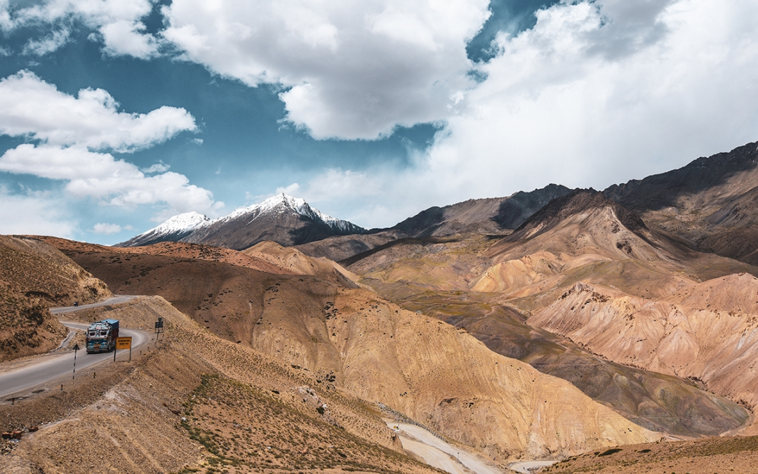 大眼睛导弹,解放军扛上高原,印军t90坦克若越界,将受到毁灭打击