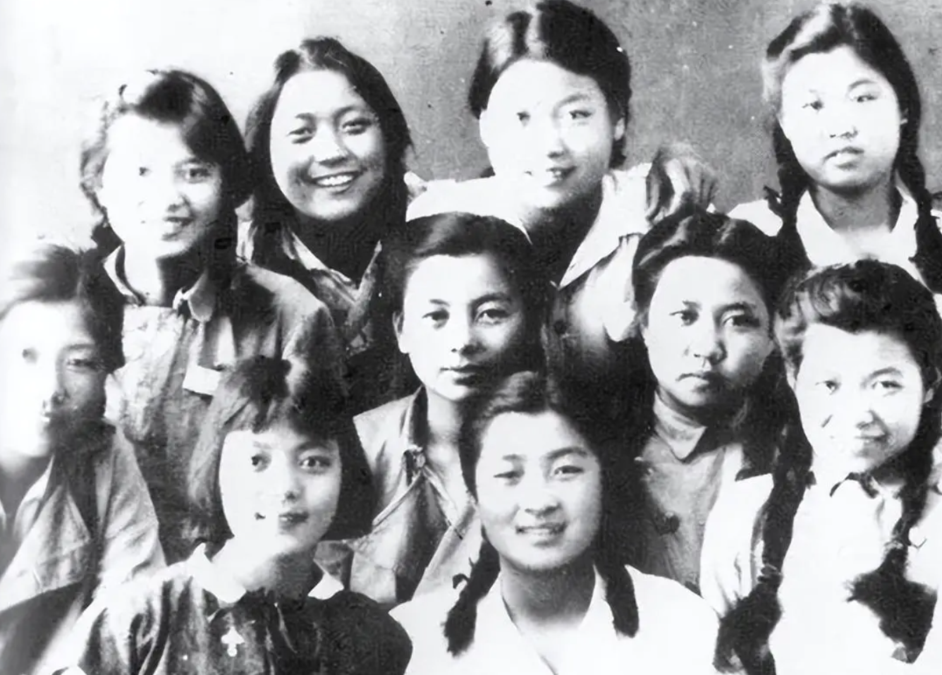 她是延安四美之一,享受副部级待遇,丈夫却拒绝复婚,受女儿批判