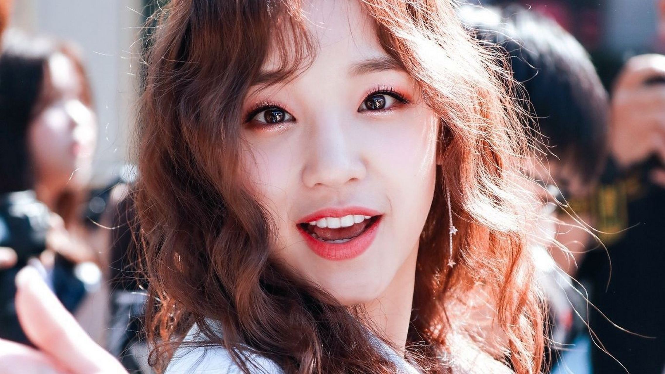 宋雨琦所在女团gidle在某活动开场舞蹈与blackpink科切拉舞台表演相似