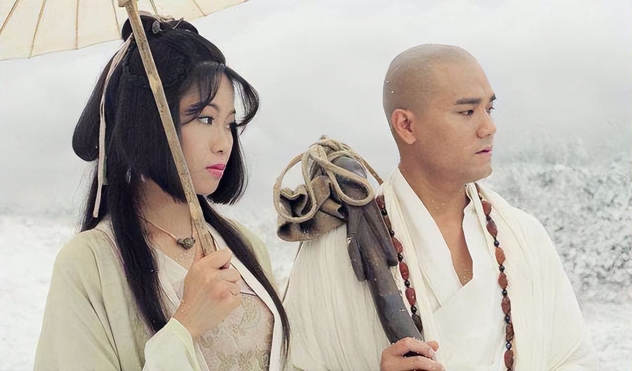 民间故事:和尚和女子私奔,女子半夜要与其圆房,和尚:师父不让