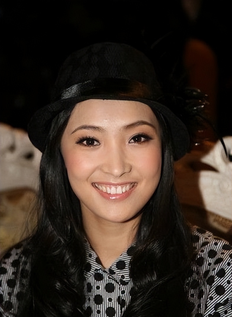 吃里扒外,被丈夫三刀索命的女星白静,她的故事远比你想得更荒唐