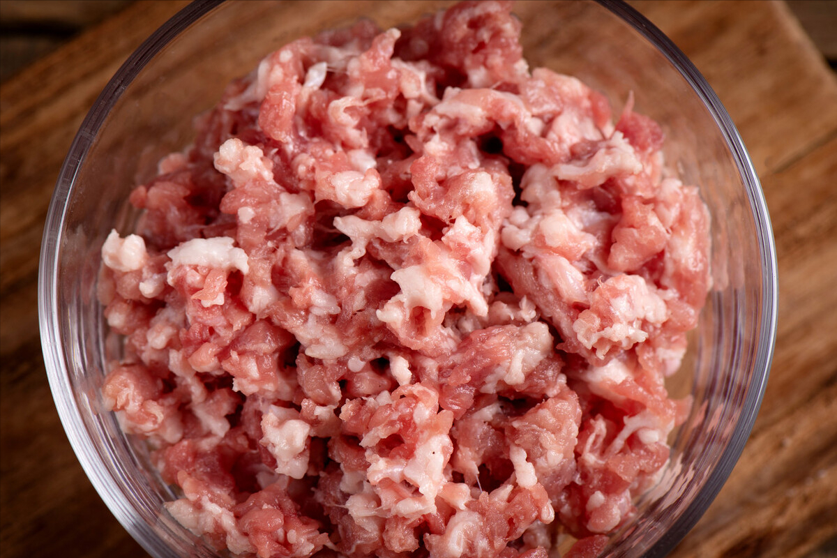 万能肉馅这样调制,多放2味料,鲜嫩多汁,饺子馄饨肉丸都适用