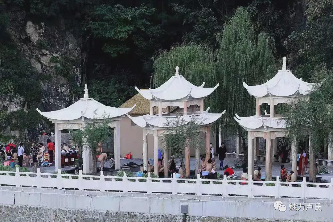 卢氏县:天然野奢温泉 百年裸浴风情
