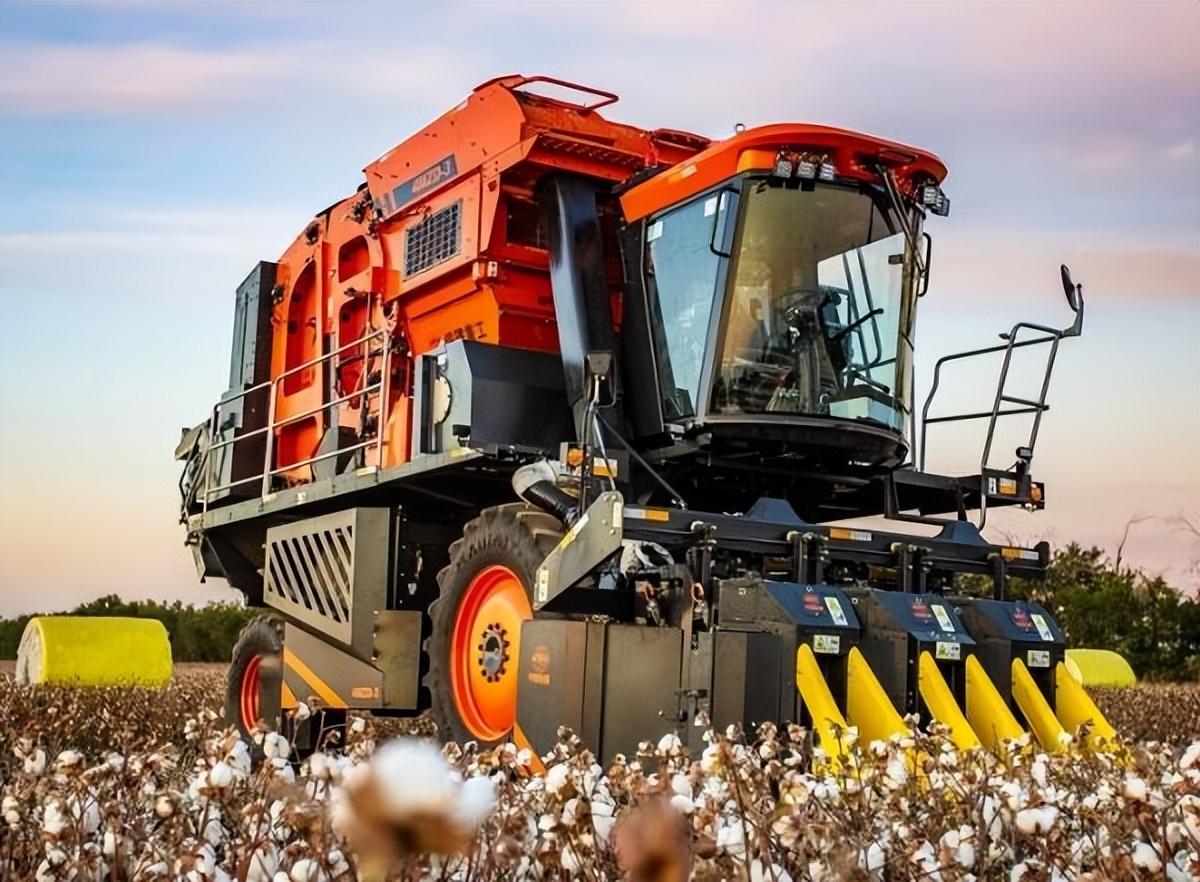 棉花收获进入尾声,今年棉花收获机补贴销量有多少,价格怎样?