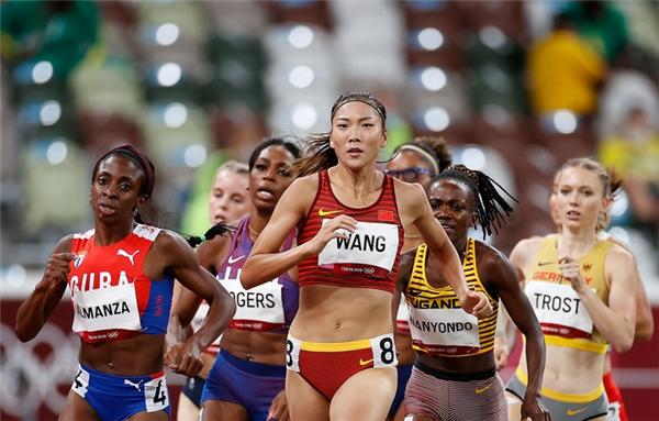 女子800米二級運動員標準