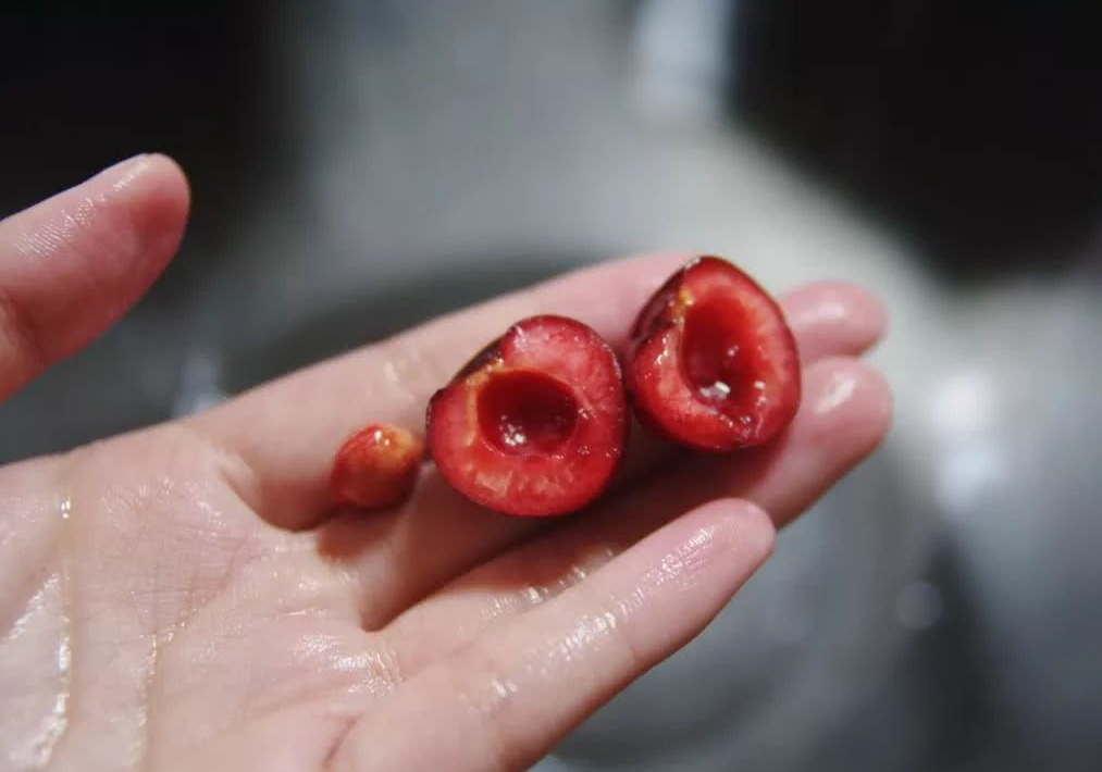 樱桃核竟然有毒?误食会怎样?