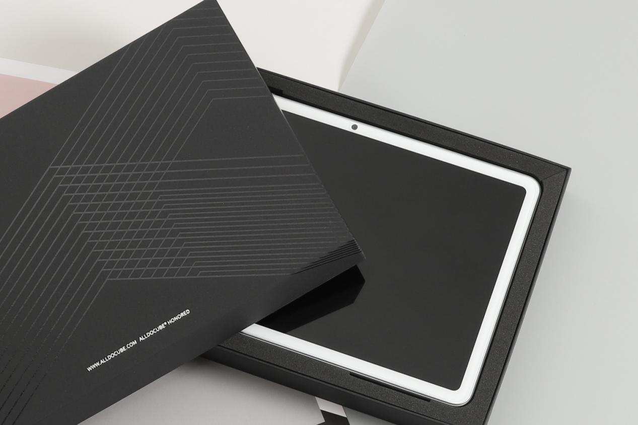 2k全面屏 虎贲t618芯片,全网通上网通话!网友:要ipad作甚?